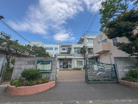世田谷区立等々力小学校まで約500m