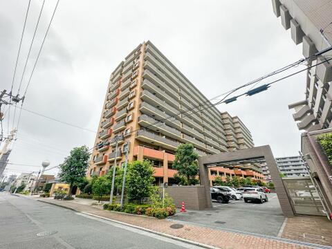 流行に左右されず、将来にわたって価値が継続する「上質」な佇まい。街に新たな価値をもたらし続けてくれます。