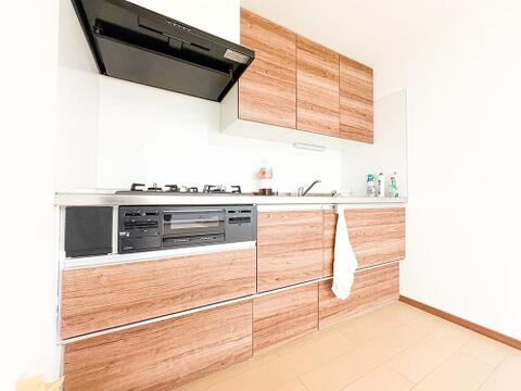 キッチンは単なる「調理の場」ではなく、家族や友人とのつながりを育む場所です。実際の広さや使い勝手の良さを、ぜひ現地でお確かめください。