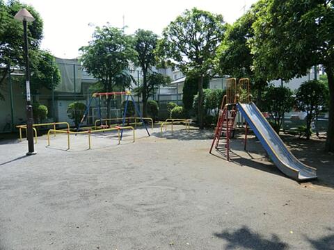 上祖師谷一丁目公園まで約413m