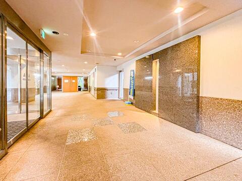 共用空間が常に清潔に保たれているマンションは、管理組合の取り組みが行き届いている証です。日常の生活動線が快適で気持ちの良い整った住環境が整っています。