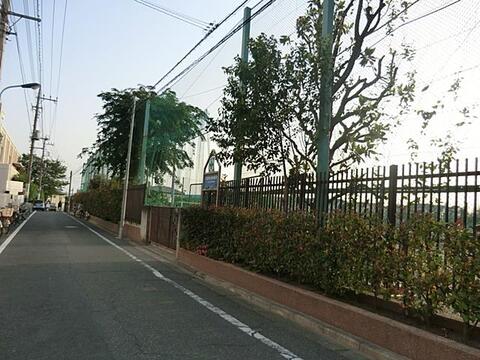 立川市立立川第三中学校まで約1200m