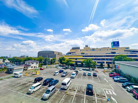 前向きな気持ちで背中を押してくれるかのような美しい空。青が栄える景色がここに有ります。(2026年8月)撮影