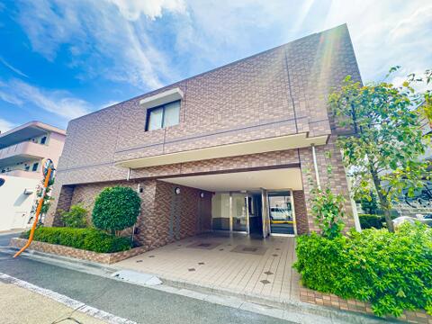 JR「秋川」駅徒歩約7分。お買い物施設も周辺にあり、利便性に優れた美しいレジデンス。コンディションが良好な、大切に住まわれた1室です。(2026年8月)撮影