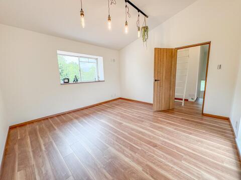 お部屋は様々な用途でお使いいただけます。時にはお子様のお部屋として、時にはお洋服などを片づけるクロークとして、時には運動するトレーニングルームとして。お部屋数があることの魅力を感じます。