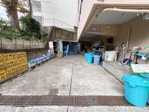 「きれいに管理されたゴミ置場」分別しやすく整頓された敷地内ゴミ集積スペースで清潔です。