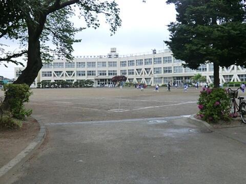 昭島市立拝島第三小学校まで約372m