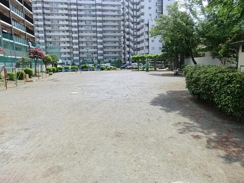 松原町三丁目児童遊園まで約94m