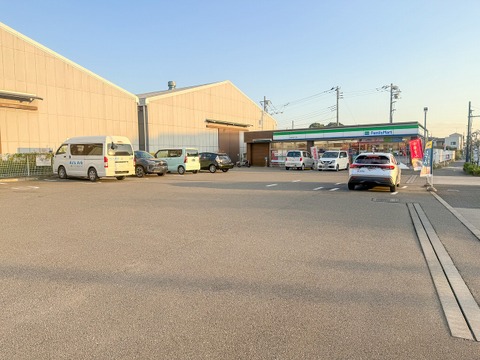 ファミリーマート南町田四丁目店まで187m