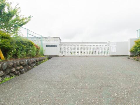 青梅市立第二中学校まで約808m