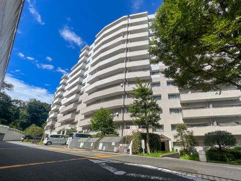 青空と豊かな緑に包まれたビッグコミュニティ!陽当たり・通風ともに恵まれた開放感ある住環境。