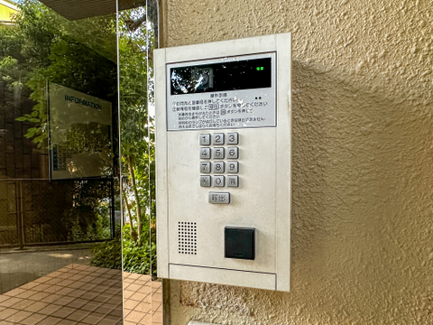 内装をフルリフォーム中。11月下旬に完成予定です。内見は可能ですので、ぜひお問い合わせください。
