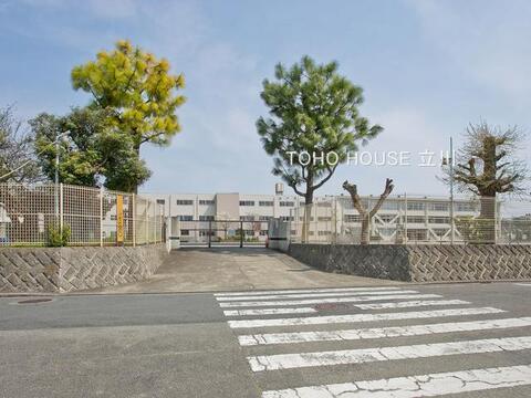 八王子市立由井第一小学校まで約304m