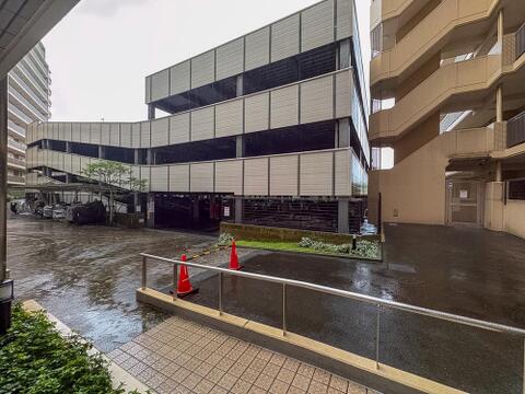 マンション敷地内にカースペースを完備。※最新の空き状況は、管理会社等にご確認させて頂きます。