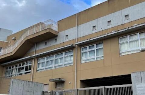 世田谷区立給田小学校まで約477m