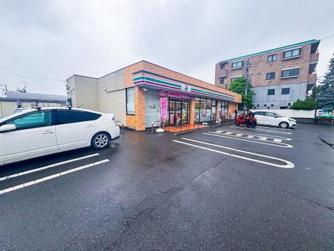 セブン-イレブン 小平武道館前店まで約750m