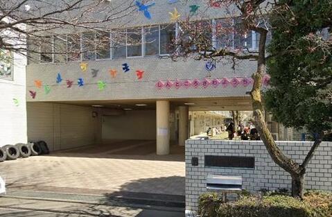 新所沢幼稚園まで約360m