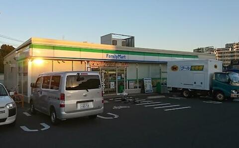 ファミリーマート西東京富士町店まで約437m