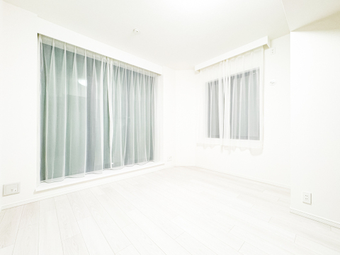 【寝室】ご家族やお客様との時間など、多くの時を刻む空間。何気なく過ぎる時でさえも上質なひと時となる快適な空間を目指して。