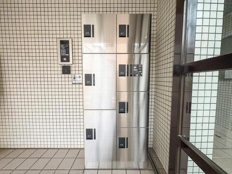 留守でも荷物が受け取れるため、再配達依頼する必要がないので待つ必要がなく時間を有効に使えます。【写真はリノベーション前です】