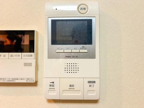 家事導線を考慮した個所に設置し、防犯性と利便性に優れ快適と安らぎを合わせた優しい設計。【写真はリノベーション前です】