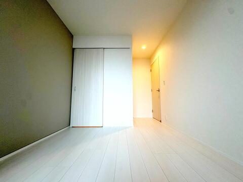家族とのコミュニケーションを促進する拘り設計。快適な居住空間を演出し、都市型生活をより潤いある時間へ代えてくれます。