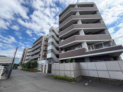 建物の居住性に拘った邸宅は、「落ち着き」と「安らぎ」と「快適」を実現してくれます。
