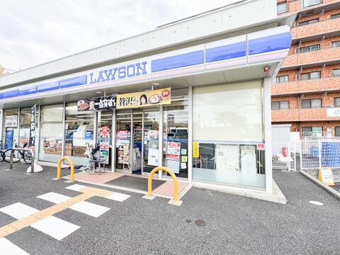 ローソン町田鶴間三丁目店まで約889m