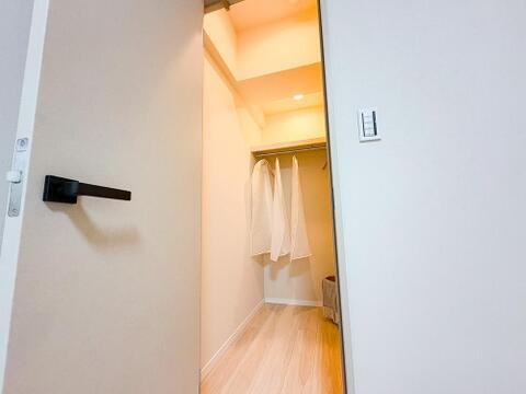 2箇所のWICを備えた豊富な収納力。衣類や大型用品もすっきり収納