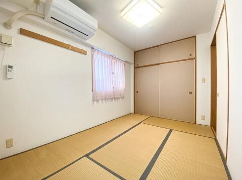 約6帖の和室は癒しの空間で、い草はリラックス効果もあります。