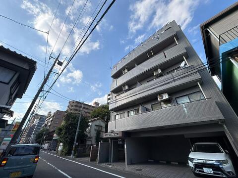 いつも「人」と「家」の間に・・・。是非一度、ご自身の目でお確かめ下さい。