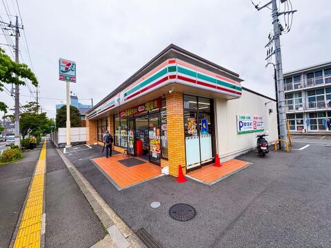 セブン-イレブン 八王子千人町1丁目店まで約700m