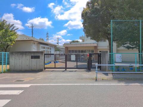 調布市立上ノ原小学校まで約700m