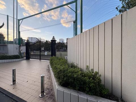 渋谷区立幡代小学校まで約120m