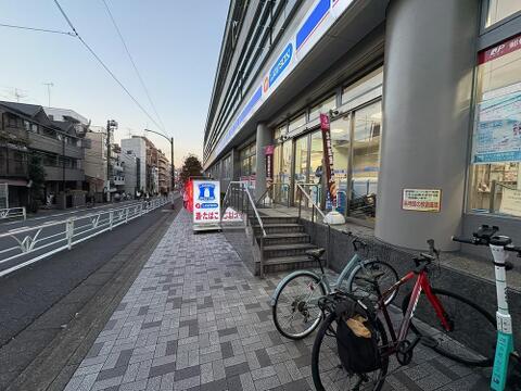 ローソン JPローソン代々木局店まで約230m