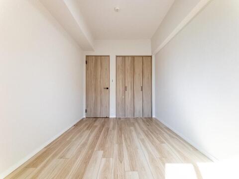 立体的に光を取り込むことが可能です。もちろん窓を開けて心地よい風も入ってきます。