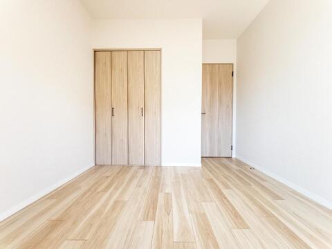 立体的に光を取り込むことが可能です。もちろん窓を開けて心地よい風も入ってきます。