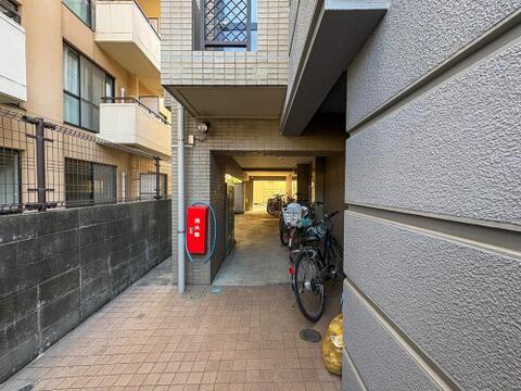 敷地内に駐輪スペースを完備しており、お子様の自転車も安心して保管できます。家族でのお出かけもスムーズに。