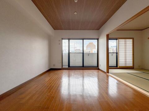 12.2帖のリビングのため、家具の配置が行いやすく、お好みの家具をおえらびいただけます。