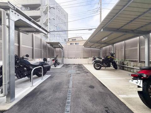 バイク置き場のお写真です。