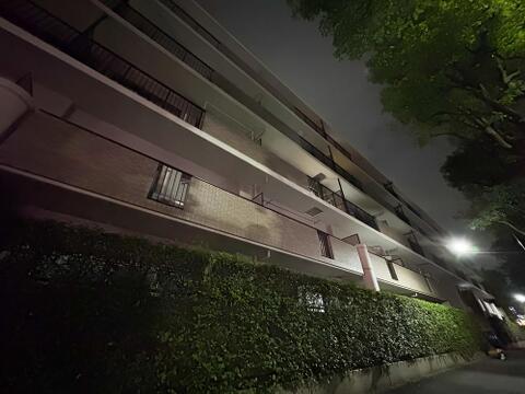 採光に恵まれた住まいです。日当たりの良い環境が、明るく居心地の良い室内空間をつくり出します。毎日の暮らしを明るく豊かにサポートしています。