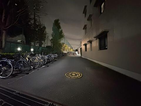 駐輪スペースを備えたマンション。日常の移動手段として自転車をいつでも活用しやすい便利な環境です。2台所有など駐輪に関するご要望があれば管理会社へ確認をさせていただきます。