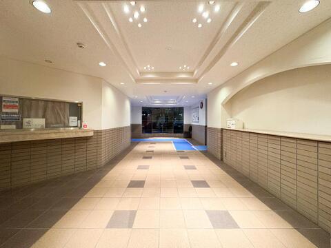 管理人が常駐するマンションは、日常の管理が行き届いた安心の住環境です。建物や共用部の清潔感がしっかりと保たれており、快適なマンションライフをサポートします。
