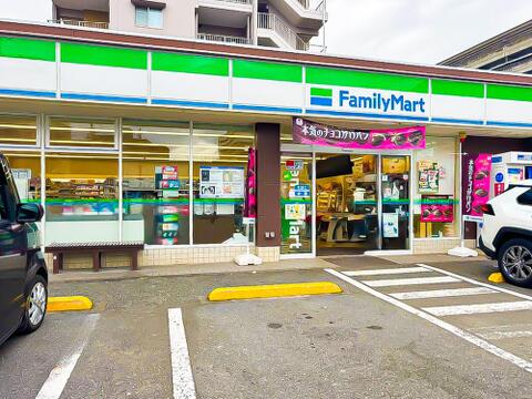 ファミリーマート東大和桜が丘店まで約261m
