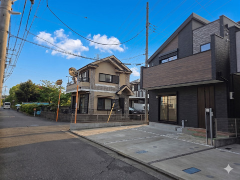 整った外観が印象的な2階建て新築戸建て。敷地をしっかりと活用したゆとりある設計で、住まいとしての使い勝手と美しい外観の印象をバランスよく両立しています。