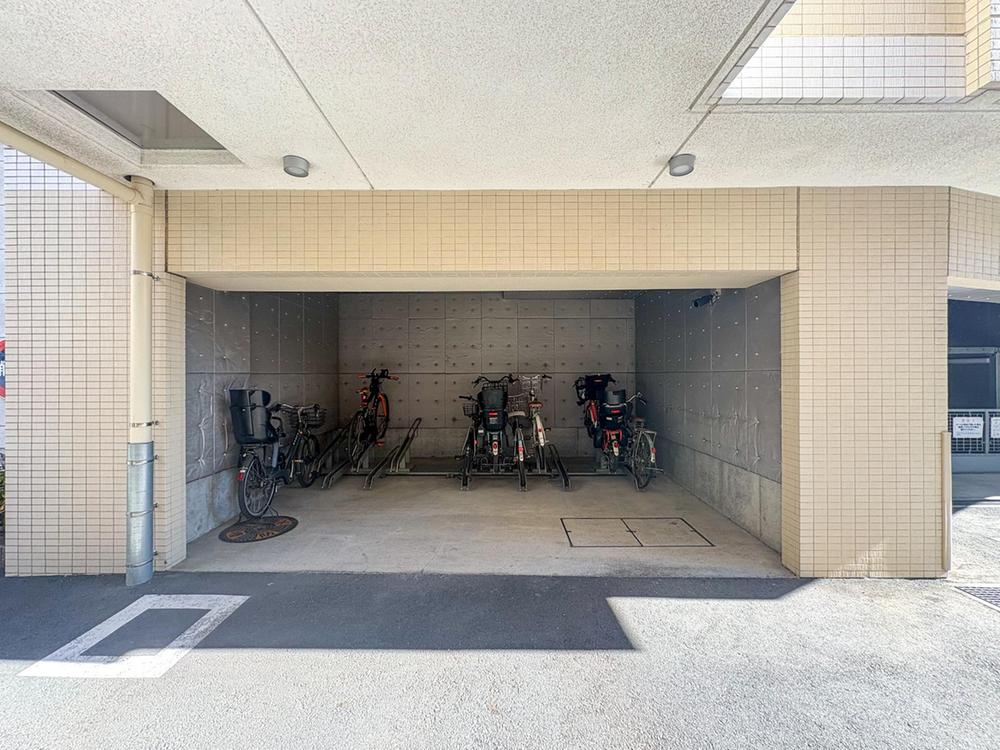 レアシス国立大学通り