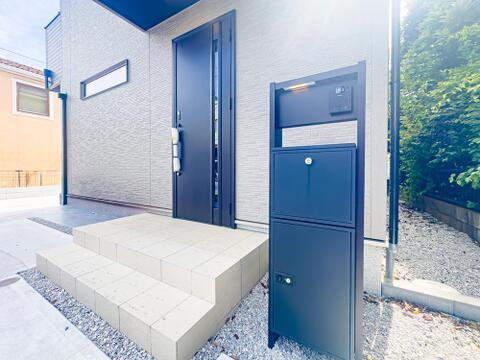 留守の際にも助かる、宅配ボックスをご用意しております。2026/5/4撮影
