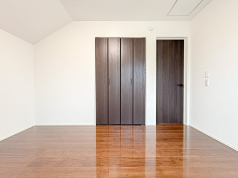 6帖のお部屋は、日当たりや風通しが良いため、お子様部屋にいかがでしょうか。