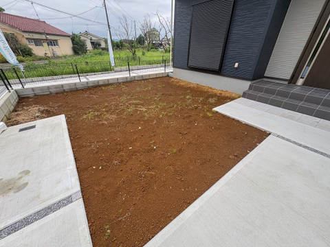 広いお庭は、家庭菜園やお子様とプールなど様々な用途でご使用いただけます。