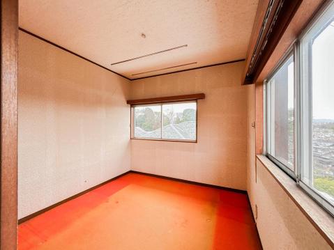 爽やかな通風と採光を存分に感じる事が出来る居室です。